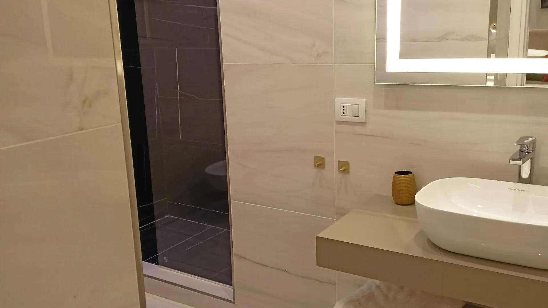 Hotel La Lepre Bovio Napoli 0*,