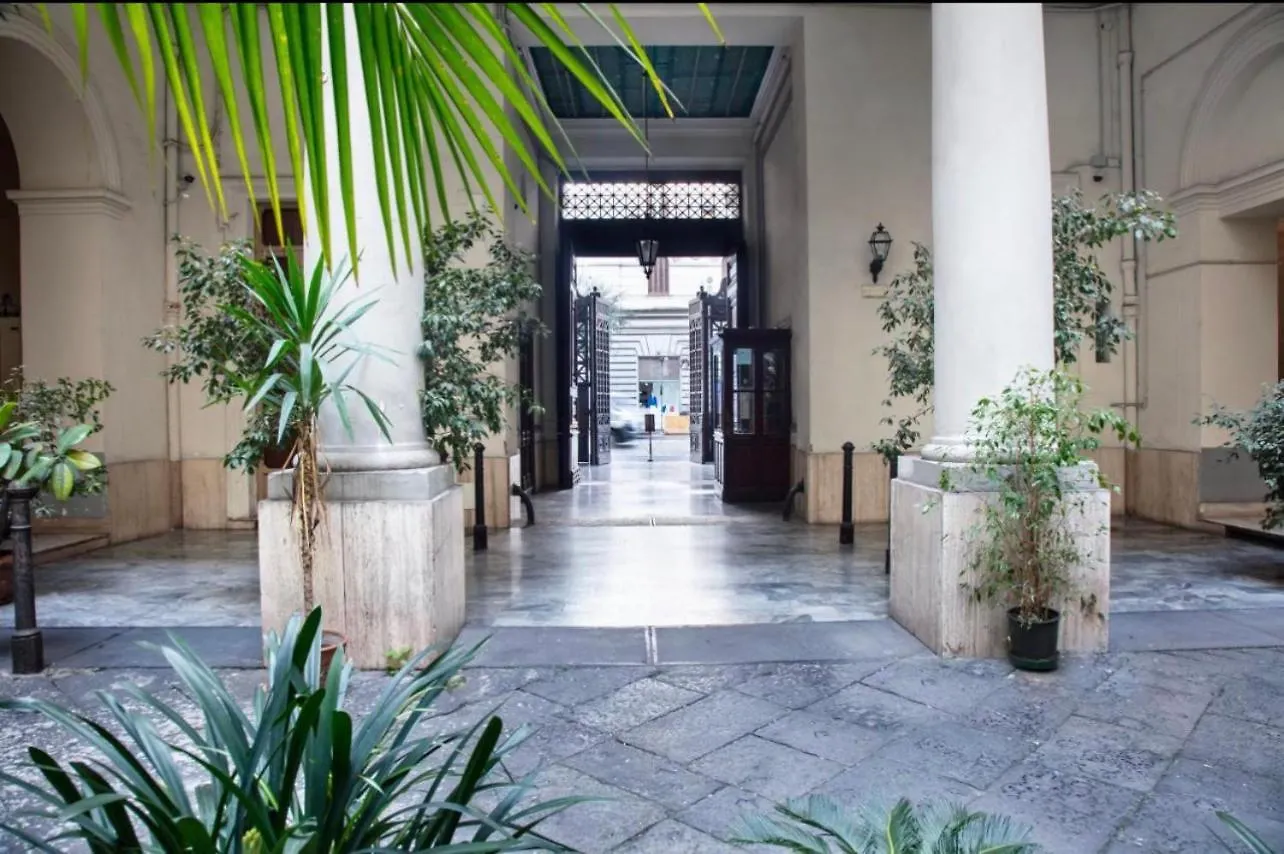 La Lepre Bovio Hotel Napels 0*,